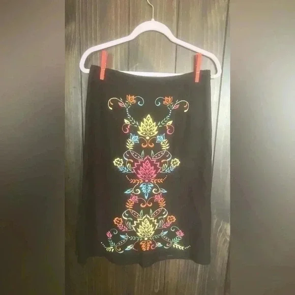Harold's Black Boho Embroidered Skirt Size 8 - Picture 5 of 8